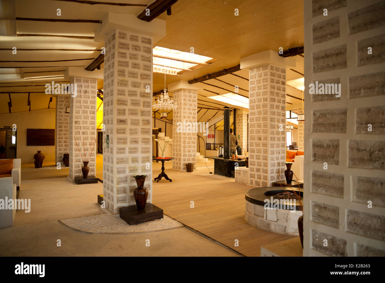 Hotel Palacio de Sal, faite de blocs de sel, près de Uyuni, Bolivie. Banque D'Images