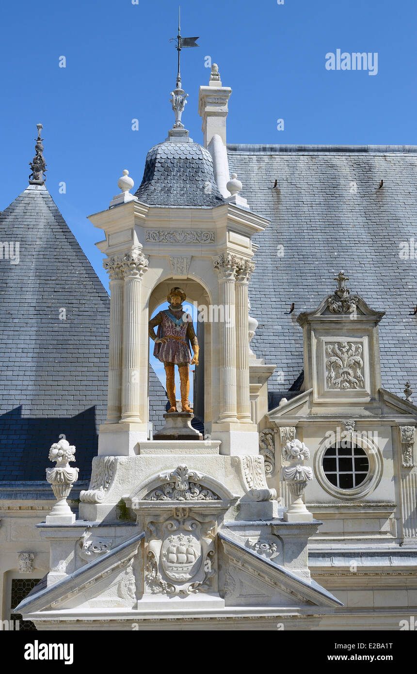 France, Charente Maritime, à l'hôtel de ville, la statue d'Henri IV en terre cuite émaillée Banque D'Images