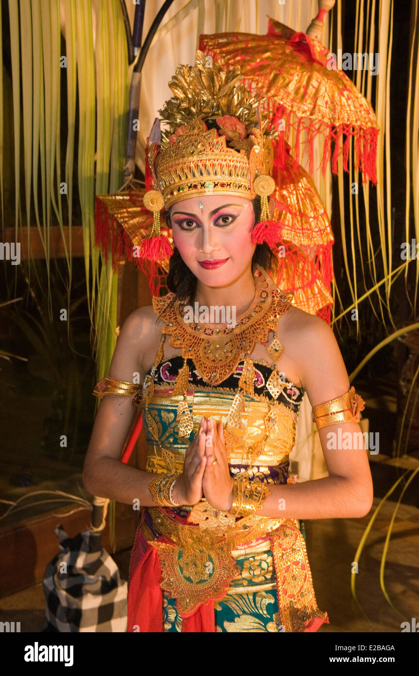 L'INDONÉSIE, Bali, Jimbaran, Orient Express Hôtel Jimbaran Puri Bali, legong dance, dancer Banque D'Images