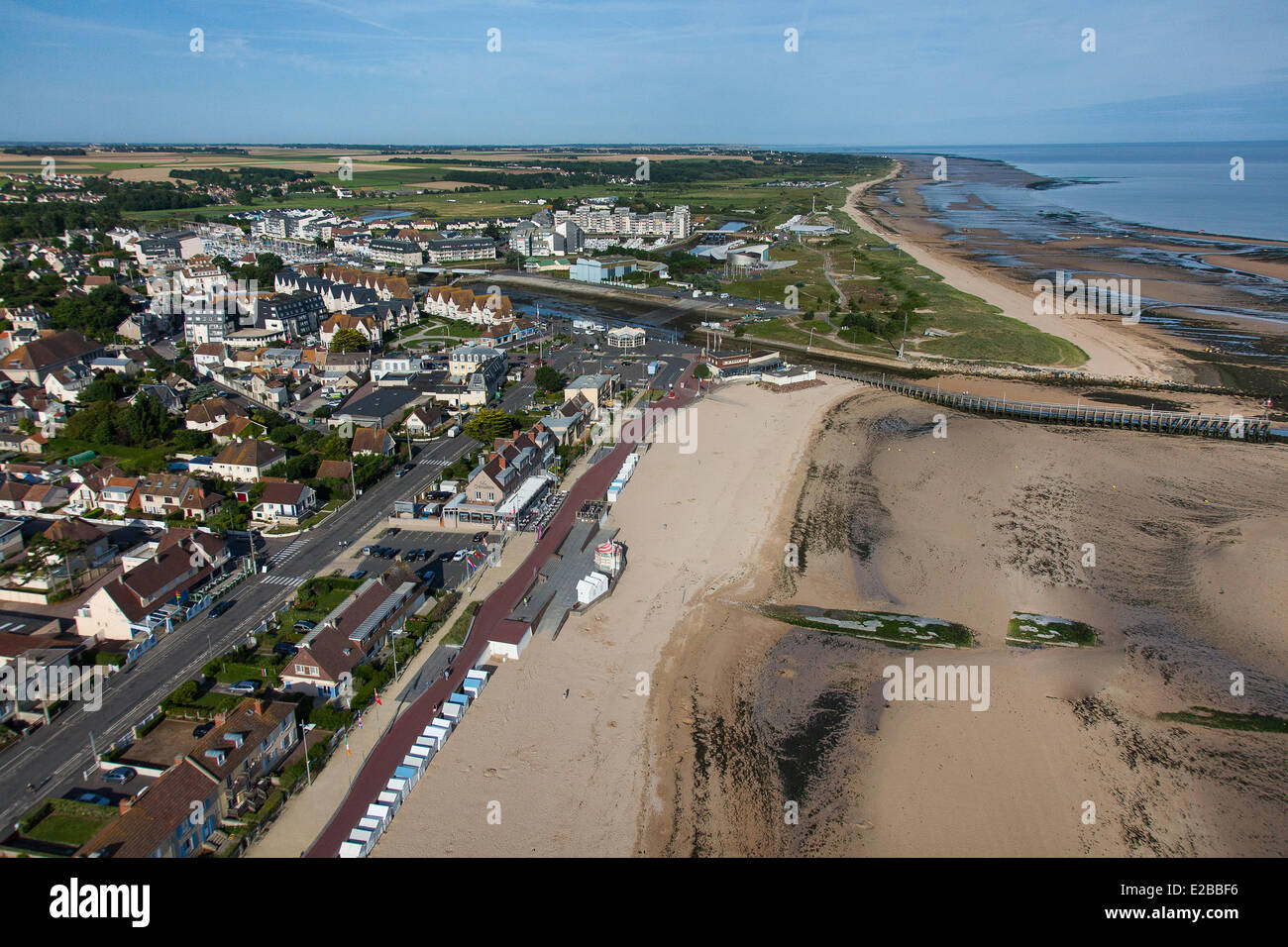 France, Calvados, Courseulles sur Mer, Juno Beach (vue aérienne) Banque D'Images