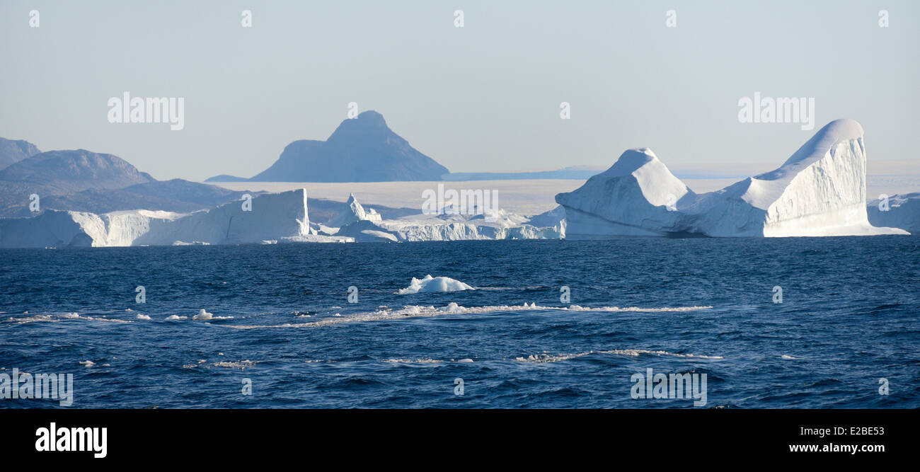 Le Groenland, baie de Melville, environs de Red Head, icebergs et banquise Banque D'Images