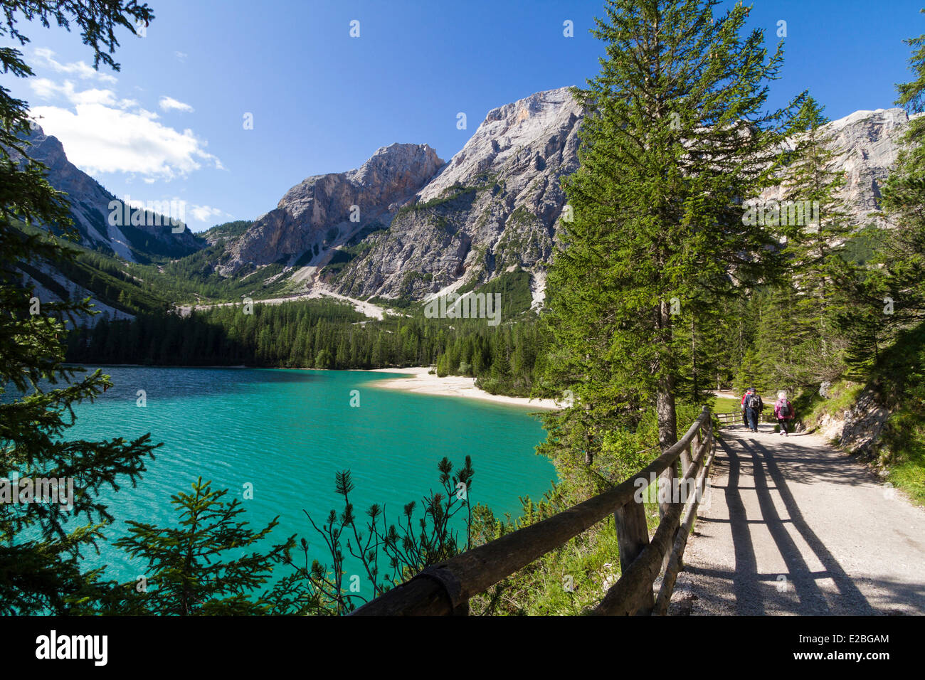L'Italie, Trentin-Haut-Adige, la province de Bolzano, Dolomites, inscrite au Patrimoine Mondial de l'UNESCO, le parc naturel Fanes Senes Braies Braies Lake, également appelé la perle des Dolomites lacs Banque D'Images