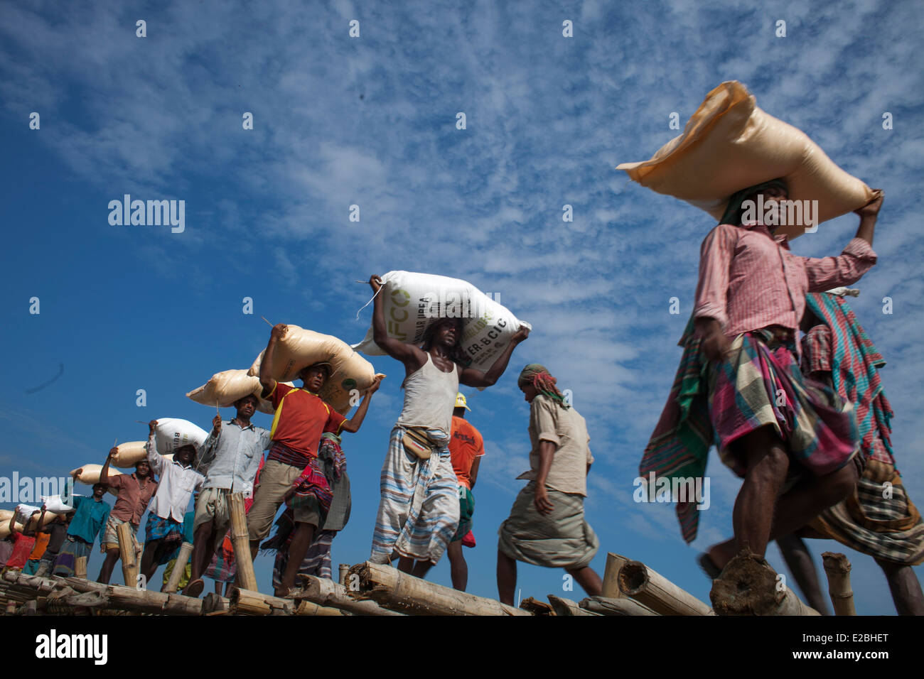 Le Bangladesh,Travail,tous les jours,travailleur,ciel,salaires,bleu,automne,Asie du sud,les bas salaires,Travail,hard,low vivant Banque D'Images