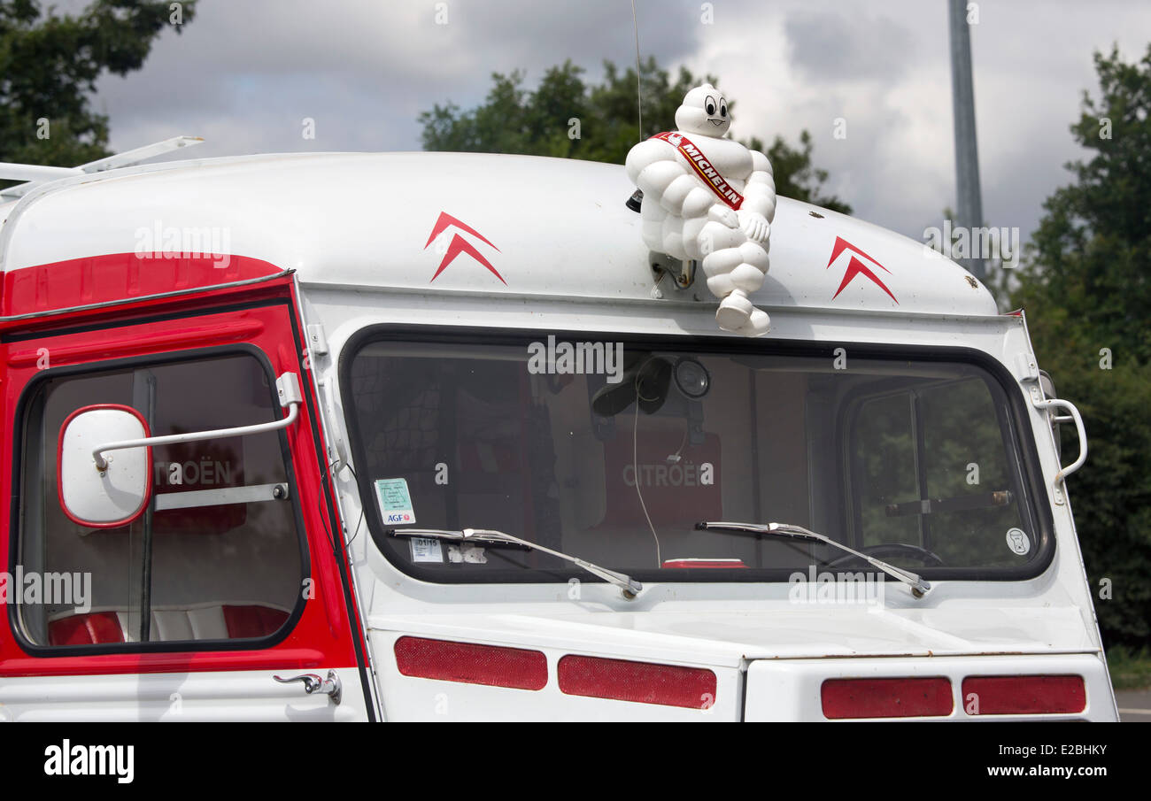 Citroën HY van 1966 avec mascotte Bibendum Banque D'Images