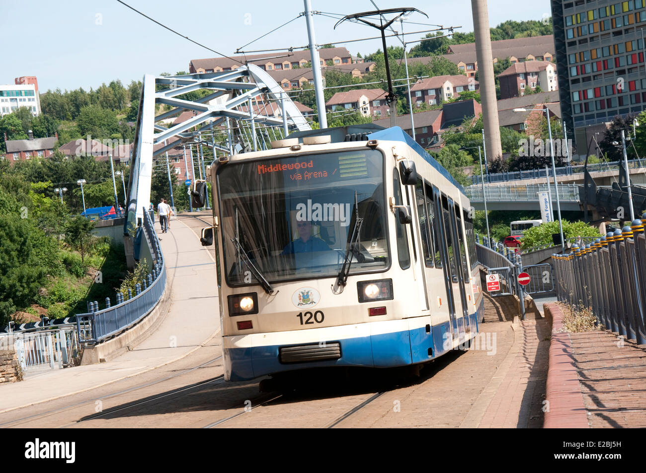 Un tramway dans la ville de Sheffield, South Yorkshire, Angleterre, Royaume-Uni Banque D'Images