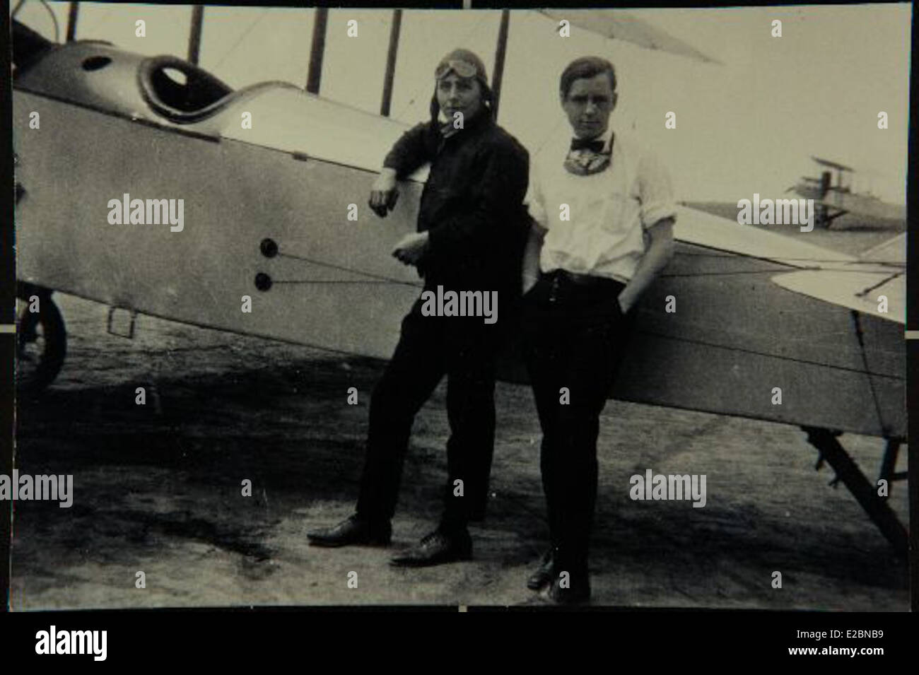 Ershel Staggs était un photographe aéronautique et documentariste qui a capturé des moments importants de l'histoire de l'aviation. Sa collection de photographies fournit un aperçu précieux du développement du vol et de l'industrie aéronautique au milieu du XXe siècle. Banque D'Images