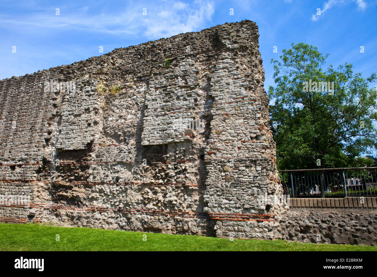 Vestiges de mur de Londres qui était une structure défensive construite par les Romains autour de Londres dans les 2e et 3e siècles. Banque D'Images