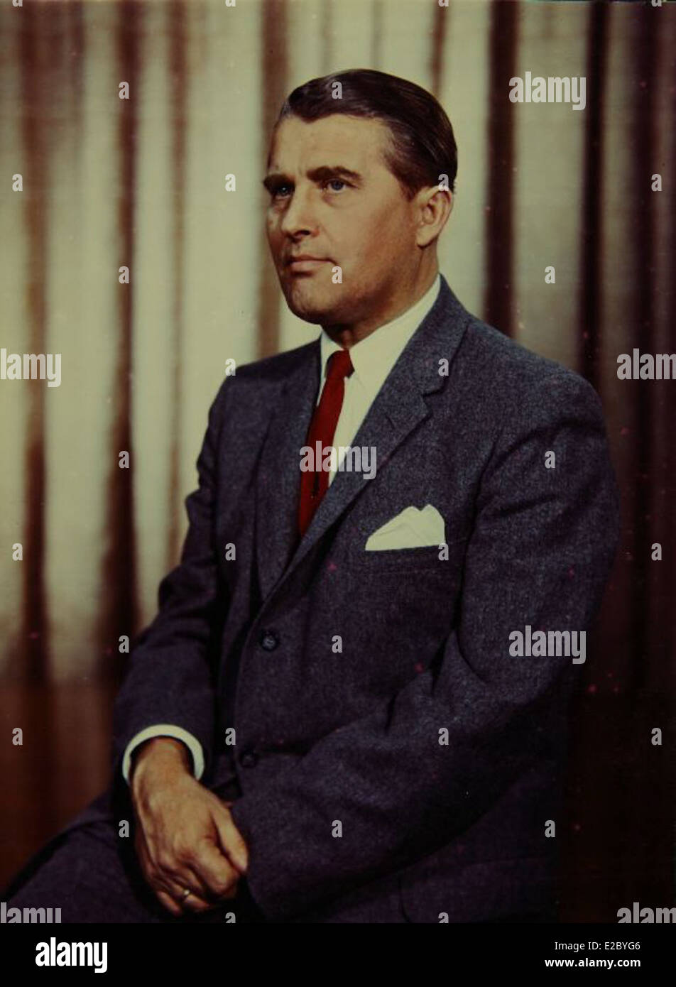 Wernher von Braun, figure clé du développement de la technologie des fusées, est surtout connu pour son travail avec la NASA et le programme spatial américain. Ses contributions aux missions Apollo, qui ont abouti au débarquement réussi des hommes sur la Lune, sont conservées dans la collection du San Diego Air and Space Museum. Banque D'Images
