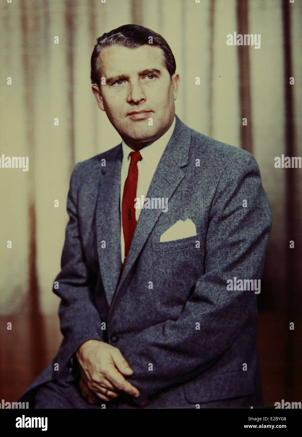 Wernher von Braun, figure de proue de la science des fusées, a apporté des contributions importantes à l'aviation et à l'exploration spatiale. Son travail avec l'armée américaine et la NASA a mené à des avancées décisives dans la technologie des fusées et les missions spatiales, conservées dans la collection SDASM. Banque D'Images