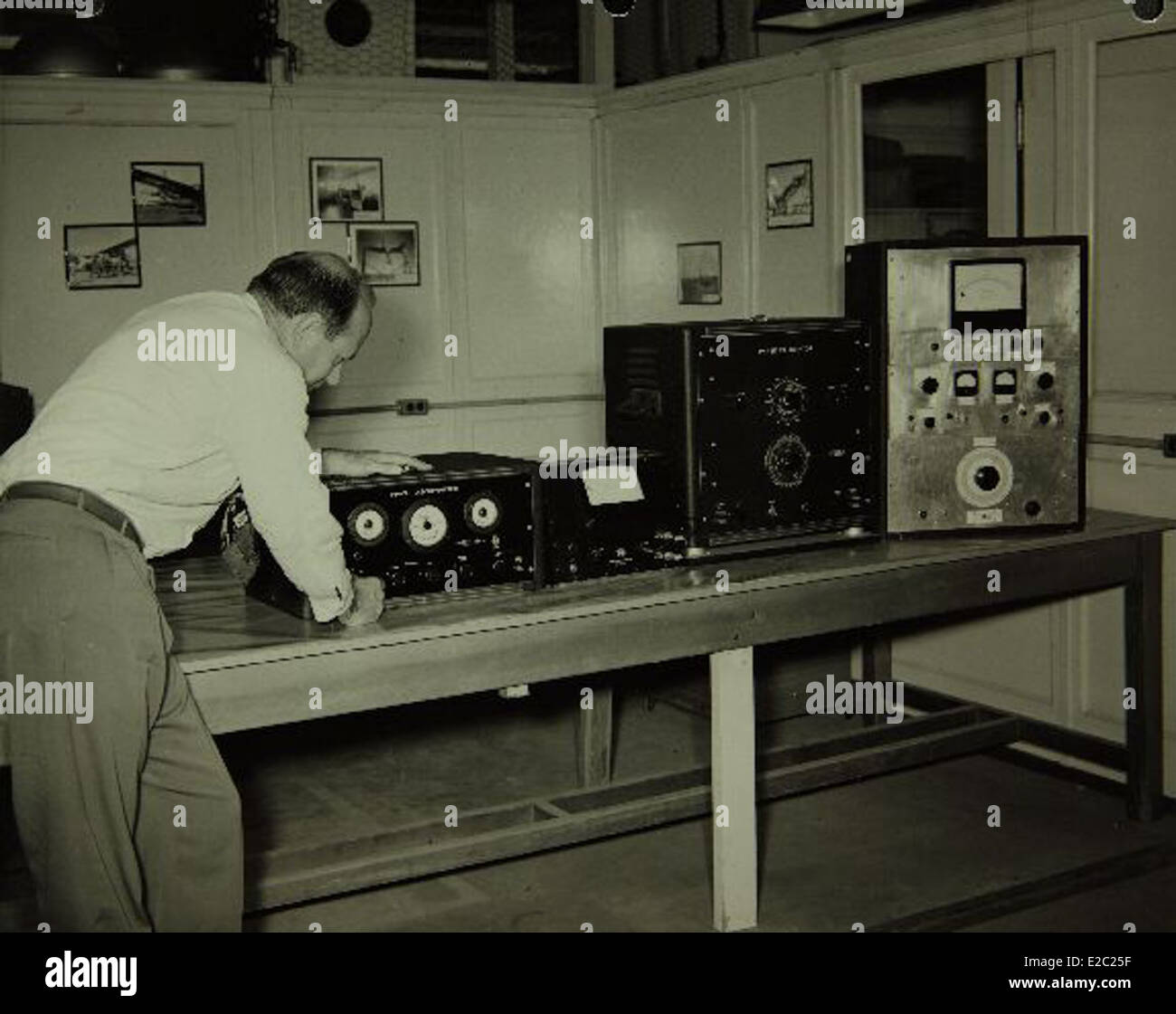 Les usines Convair/General Dynamics ont été des sites clés pour la production d'avions militaires et commerciaux à partir du milieu du XXe siècle. Ces installations ont contribué à des progrès importants dans la technologie aérospatiale, soutenant à la fois les industries militaires et civiles américaines de l'aviation. Banque D'Images