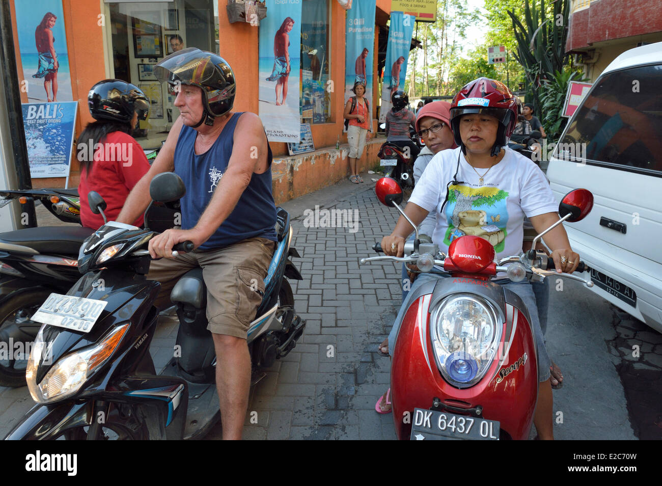 L'INDONÉSIE, Bali, la rue touristique de Legian Banque D'Images