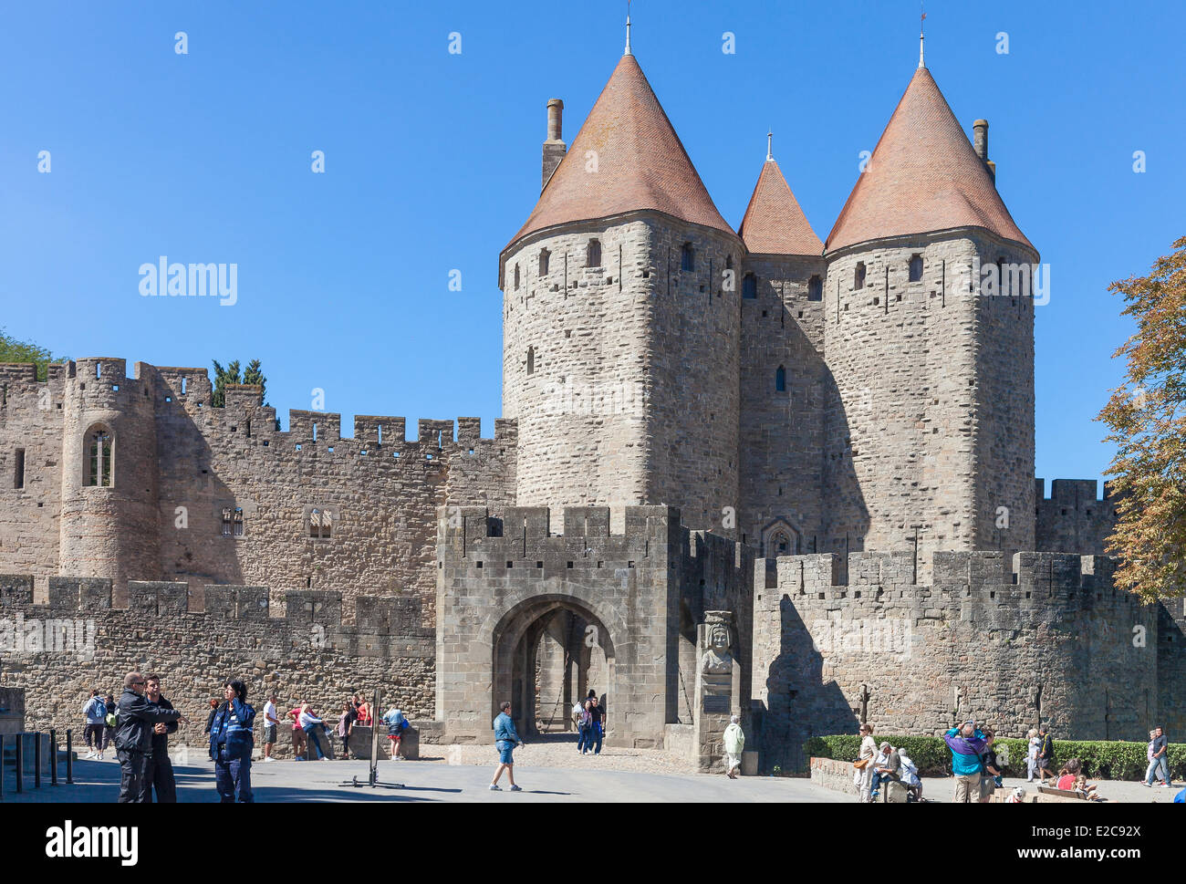 Carcassonne France porte Narbonnaise à l'est entrée dans la Cité Photo  Stock - Alamy