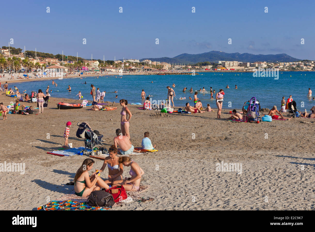La France, Var, Bandol, Six Fours les plages, la plage de la Frégate Photo  Stock - Alamy