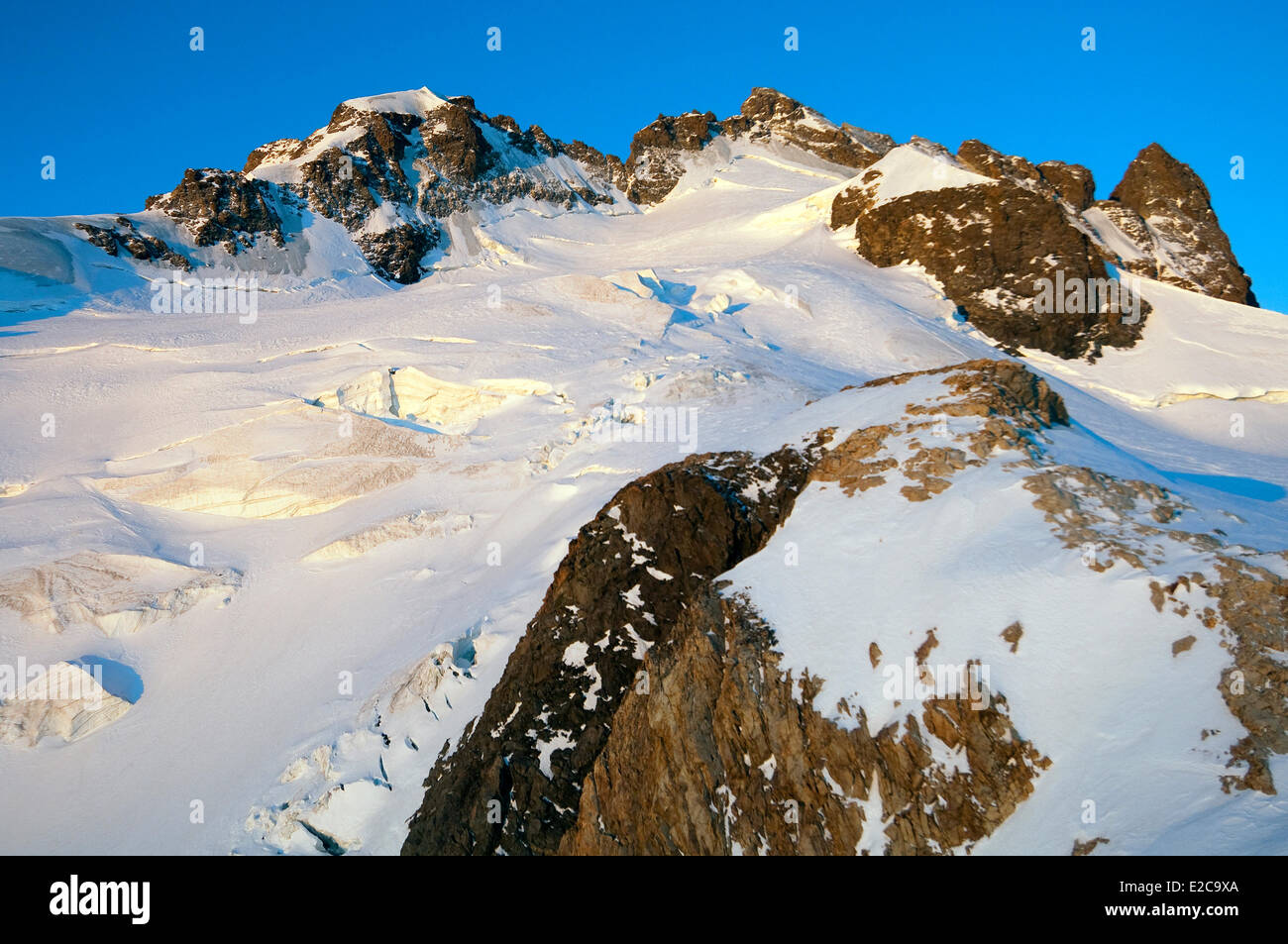 France, Hautes Alpes, Tour de la Meije en randonnée, panorama sur la Meije, (3983 m), depuis le refuge de l'Aigle (3450 m) Banque D'Images