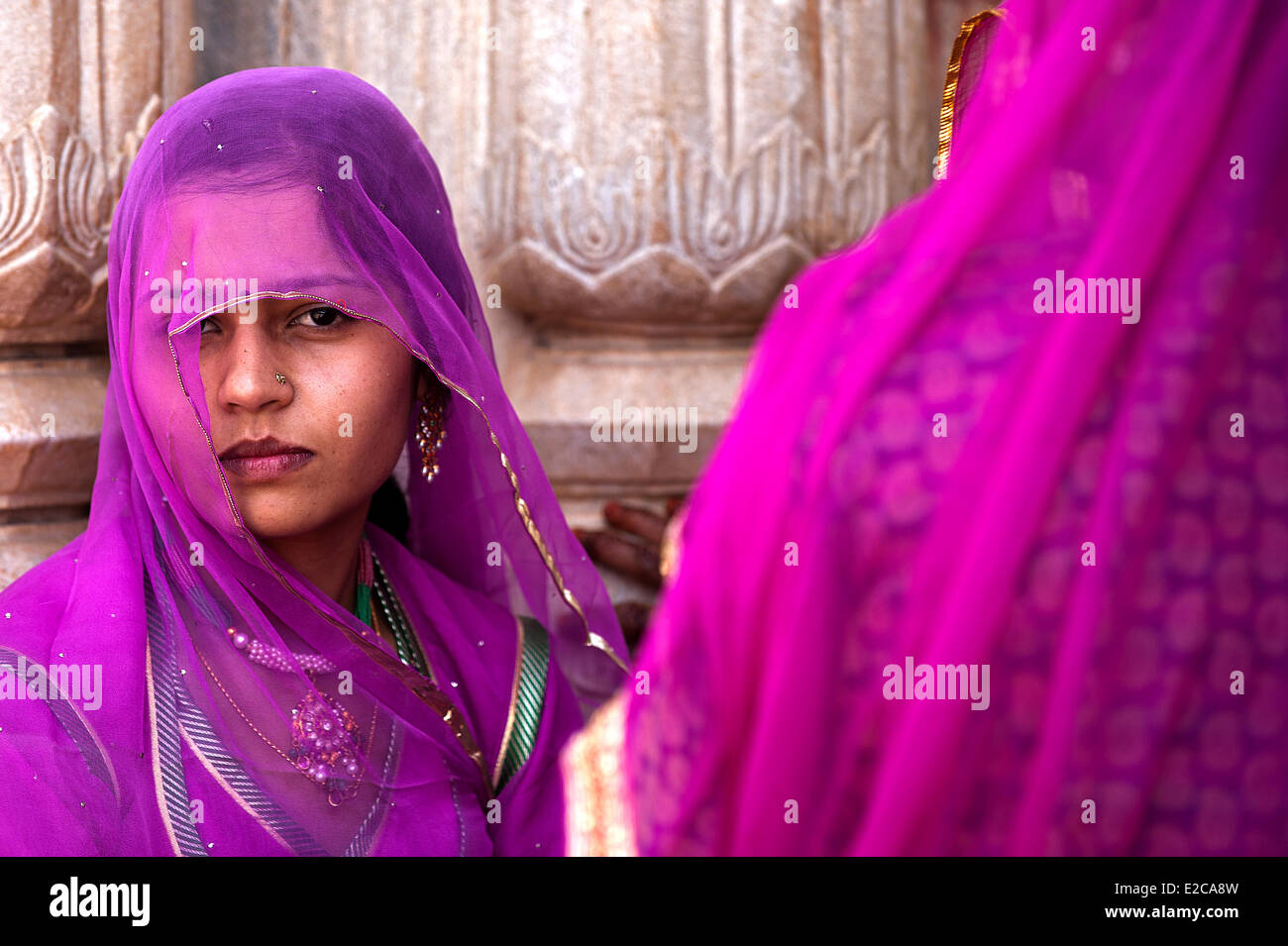 L'Inde, Rajasthan, Udaipur, femme en sari Banque D'Images