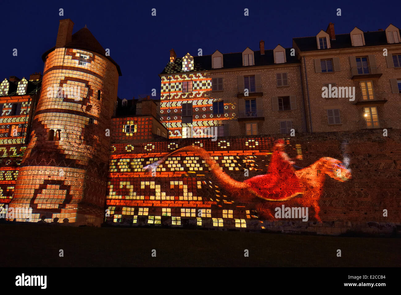France, Sarthe, Le Mans, Cité Plantagenêt (vieille ville), la nuit des rêves, chaque été, les murs de la cathédrale et les monuments de la vieille ville deviennent un écran de projection, ici