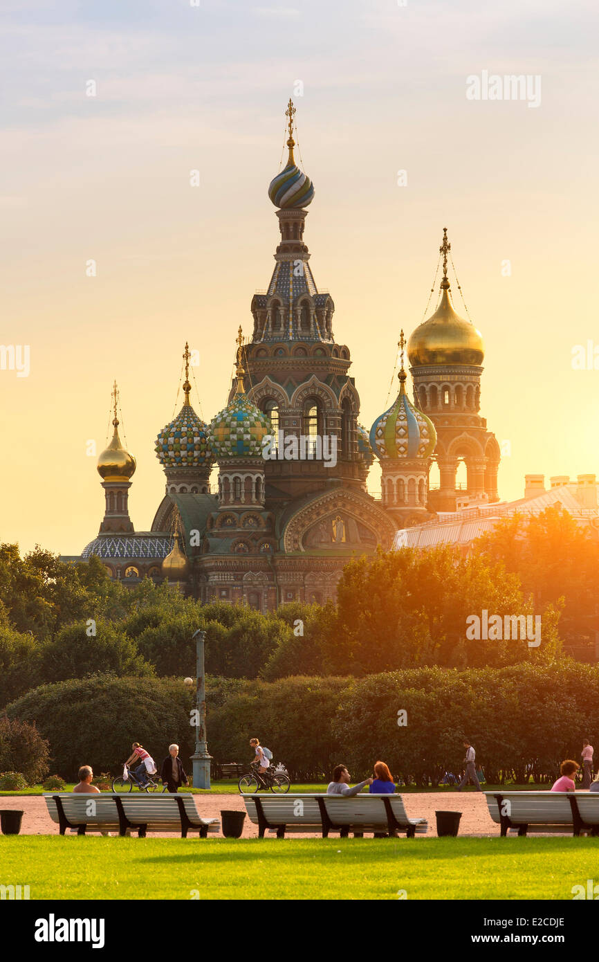 La Russie, Saint-Pétersbourg, classé au Patrimoine Mondial de l'UNESCO, l'Eglise du Sauveur sur le Sang Versé au coucher du soleil Banque D'Images