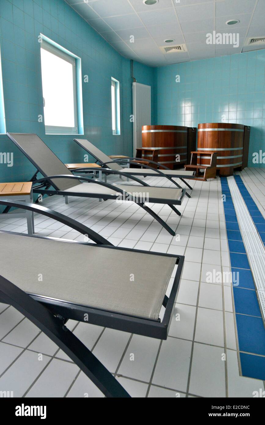 Pool Tile Window Photos Pool Tile Window Images Alamy Pool Tile Window Photos Pool Tile Window Images Alamy