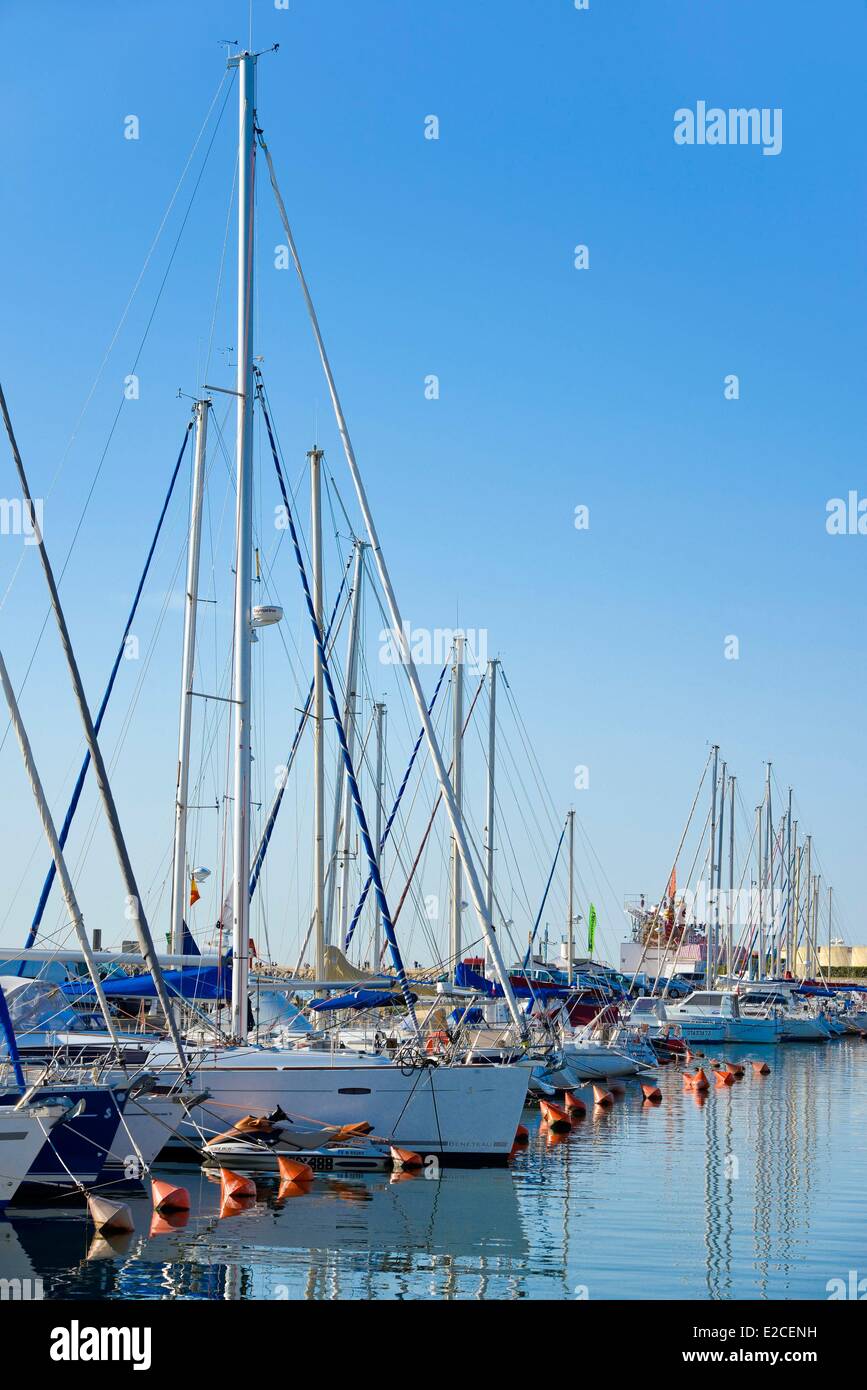La France, l'Hérault, Valras plage, port de plaisance, les voiliers à l
