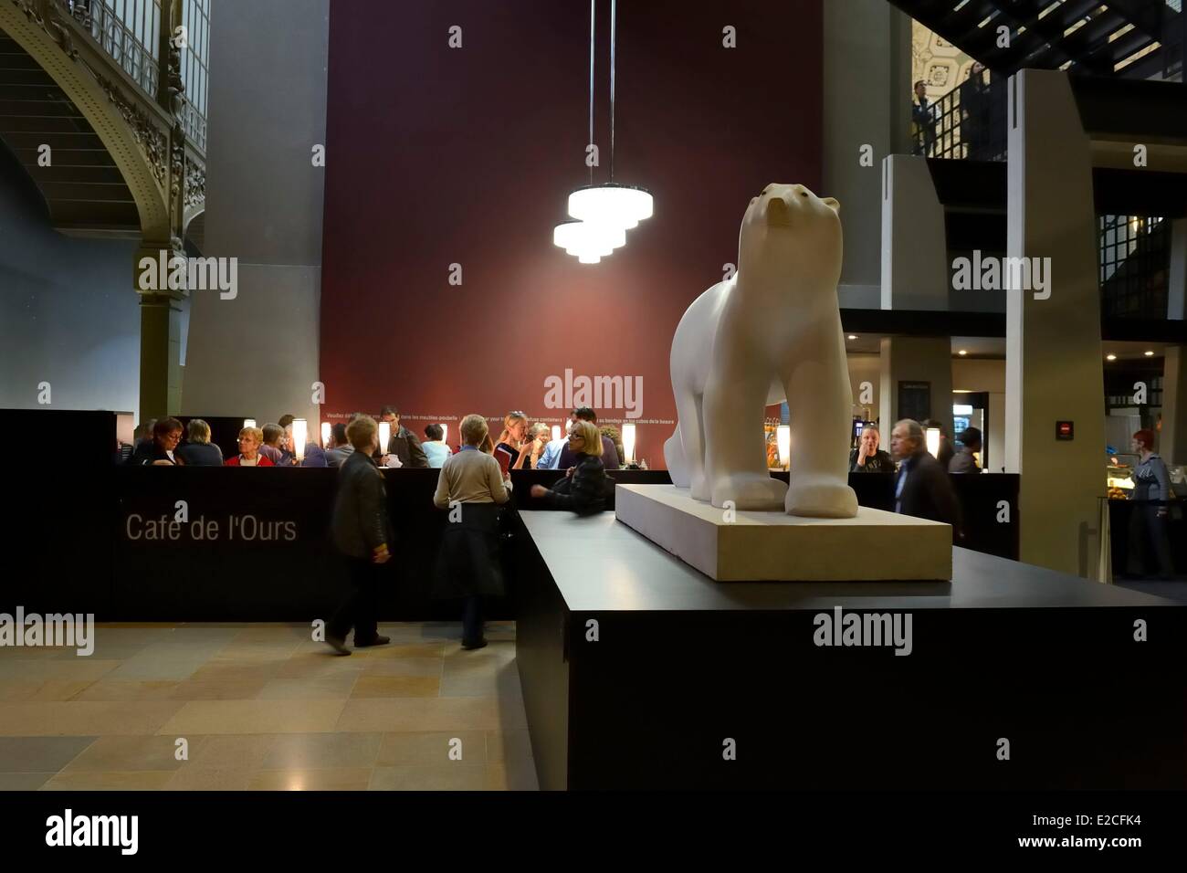 Polar bear statue Banque de photographies et d'images à haute résolution -  Alamy