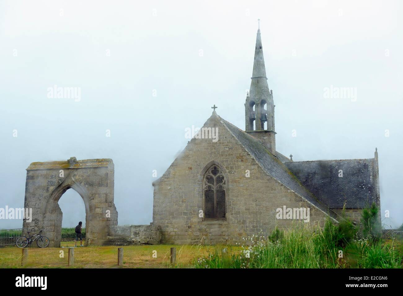 La France, Finistère, pays bigouden, Pouldreuzic, la chapelle Notre Dame de Penhors, 12e 13e siècle Banque D'Images