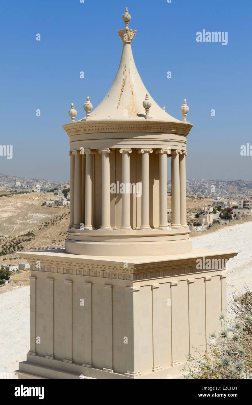 La Palestine, Cisjordanie (territoire contesté), Herodium ou Herodion est un volcan-comme hill avec un cône tronqué avec une une forteresse et palais construit par Hérode le Grand (Herodion National Park), allègue la reconstitution in situ du mausolée royal Banque D'Images