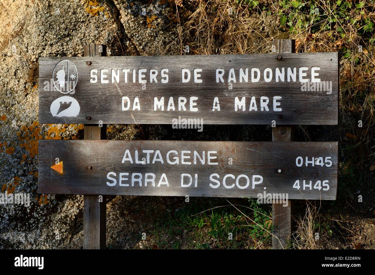 France, Corse du Sud, l'Alta Rocca, panneau indiquant le sentier Da Mare a Mare Banque D'Images