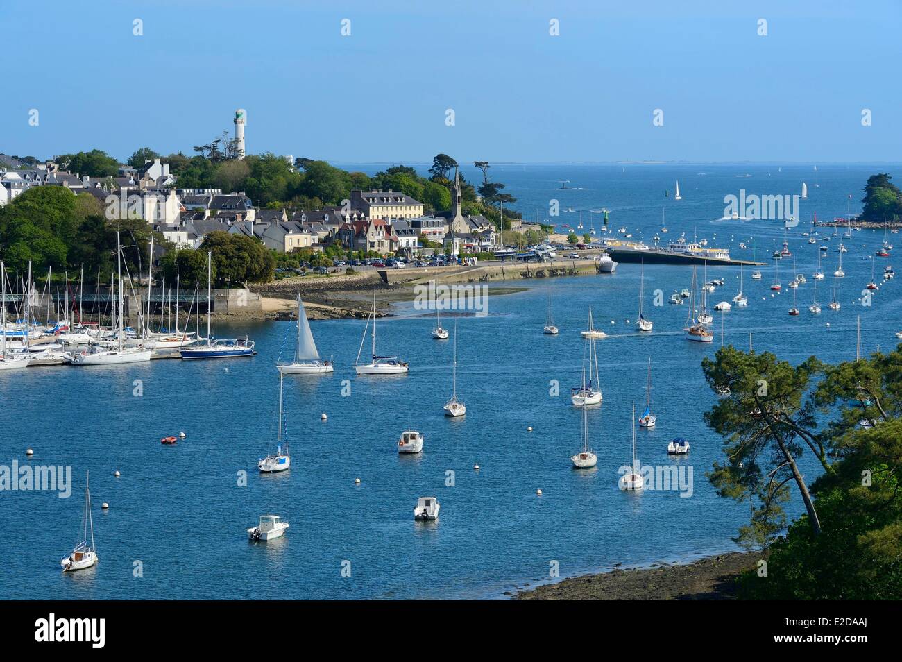 La France, Finistère, Bénodet et ancrage sur l'estuaire de la rivière de l'Odet Banque D'Images