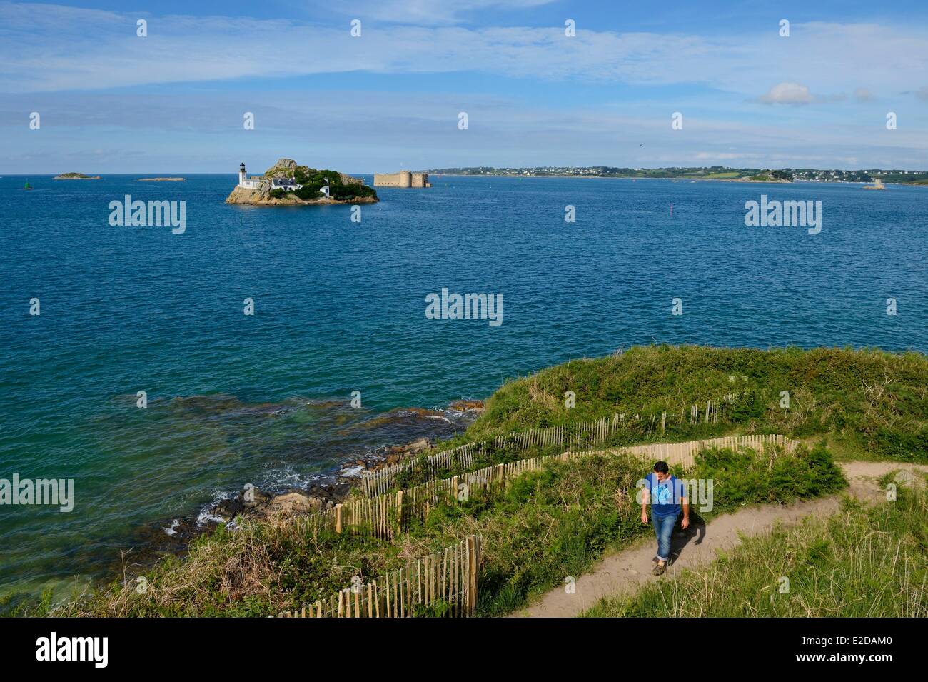 La baie de Morlaix Finistere Carantec phare de l'île Louet et le