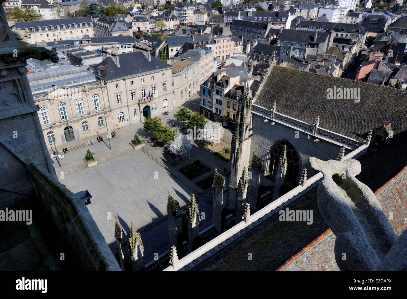 Finistere Quimper Musée des beaux-arts et l'Hôtel de Ville sur la place Laennec Banque D'Images