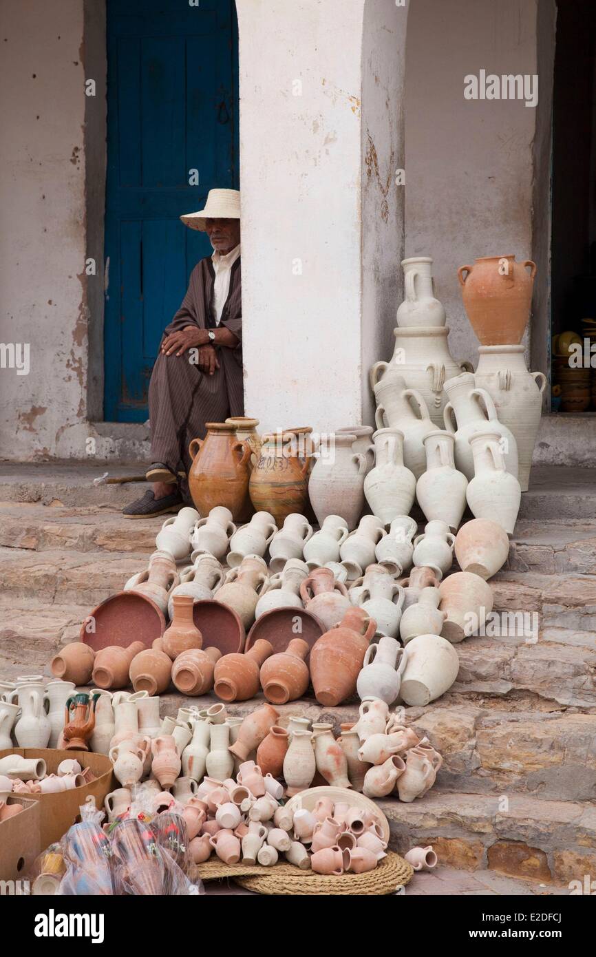 La Tunisie, côté sud, Tataouine, marché local, de la poterie Banque D'Images