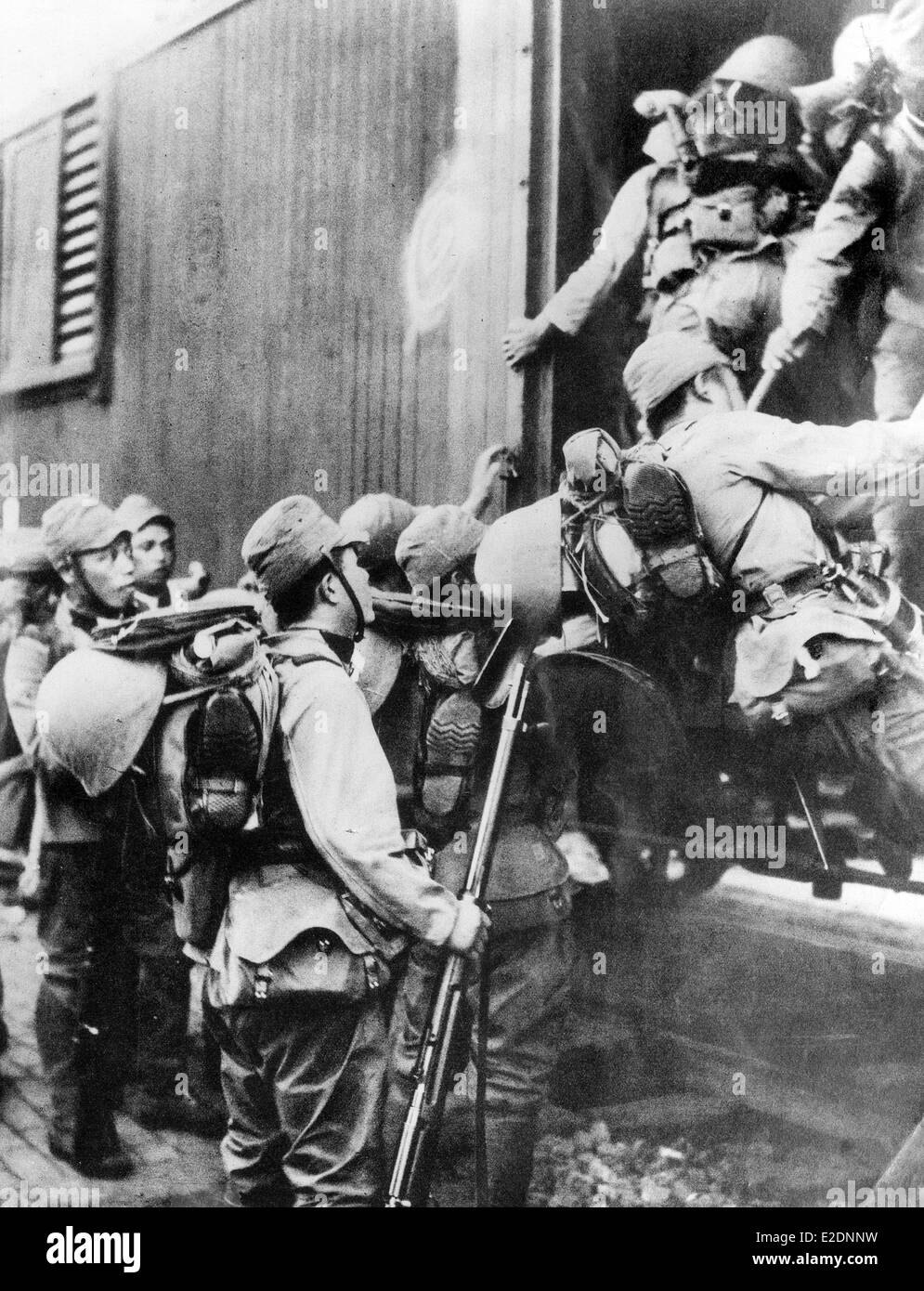 L'infanterie japonaise à bord d'un train en Mandchourie Banque D'Images