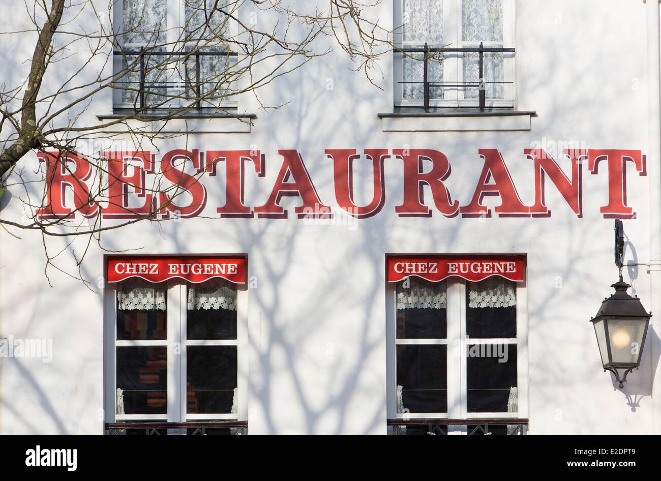 France Paris Butte Montmartre Place du Tertre chez Eugene restaurant Banque D'Images