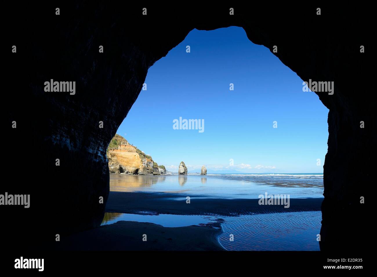 New Zealand North Island Tongaporutu les Trois Soeurs black sandy beach à 15 km au sud de Mokau Banque D'Images