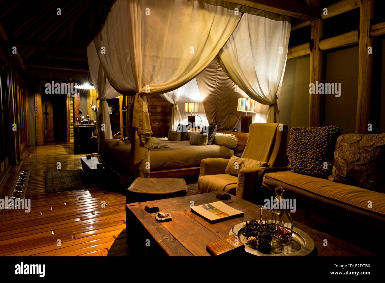 La Jao Camp est un camp de luxe au coeur du delta de l'Okavango dans la réserve de Jao privé accessible par air taxi Banque D'Images