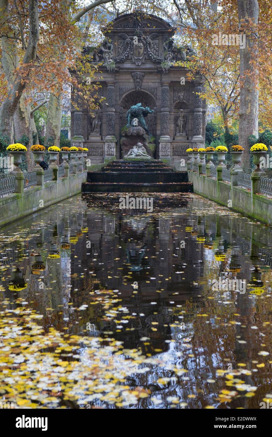 France Paris Jardin du Luxembourg (le jardin du Luxembourg) fontaine Médicis Acis et Galatea fixant sous une roche Banque D'Images