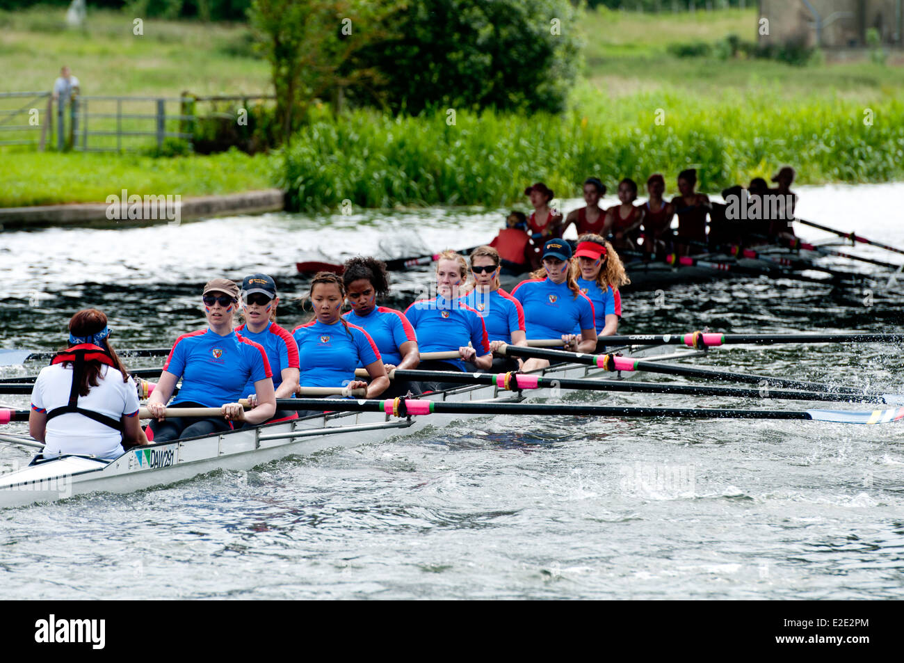 Cambridge peut bosses, Darwin College chasing Lady Margaret Boat Club chers huit Banque D'Images