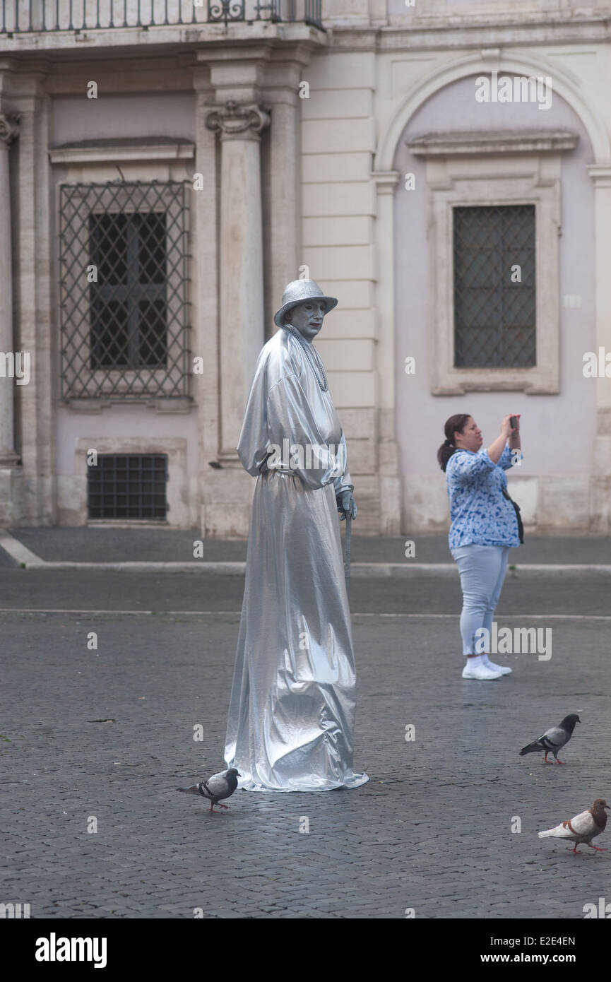 Italie 2014 Rome - Piazza Navona statue humaine interprète Banque D'Images
