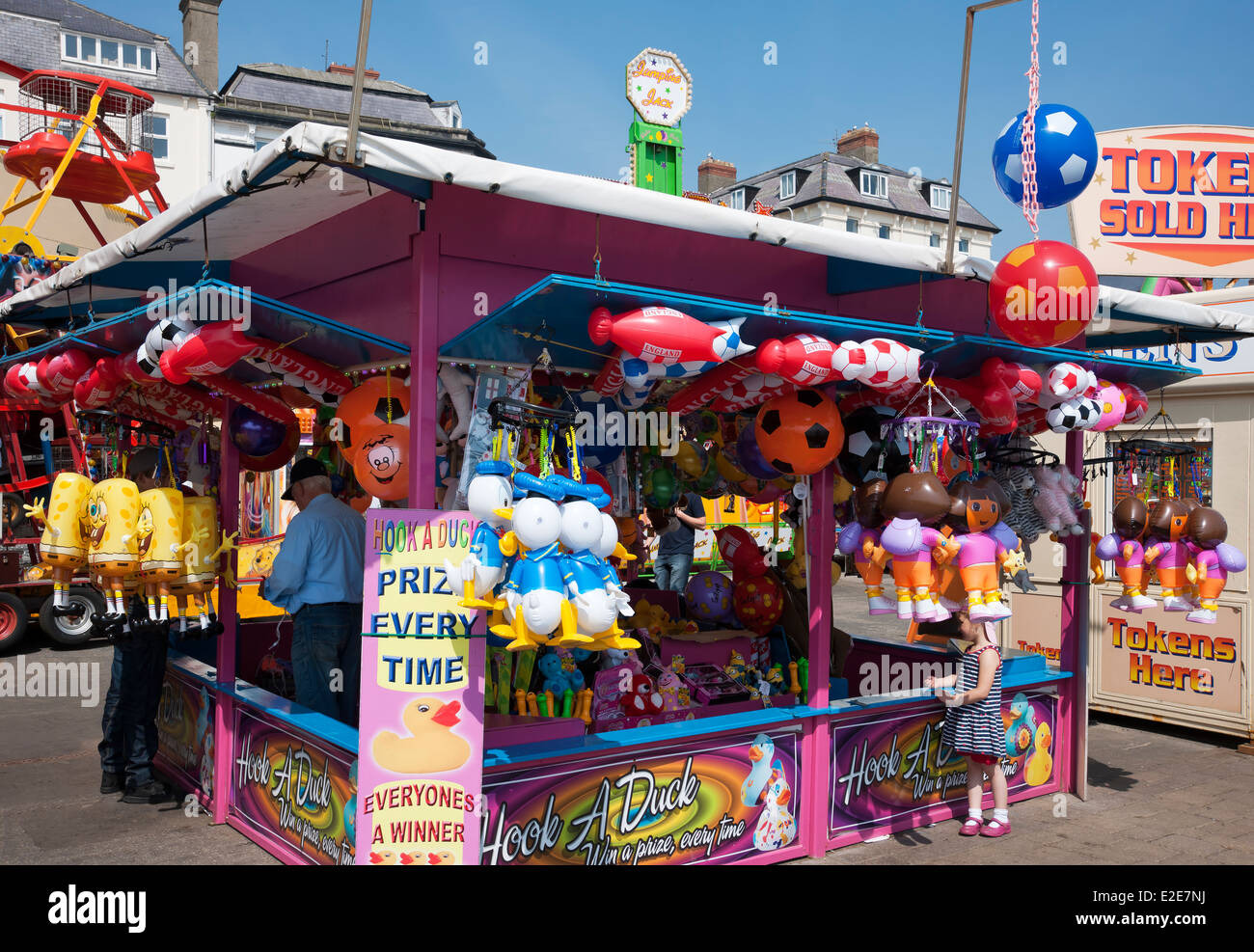 Funkair et jouets en peluche staller kiosque sur le front de mer en été  Bridlington East Yorkshire England Royaume-Uni GB Grande-Bretagne Photo  Stock - Alamy