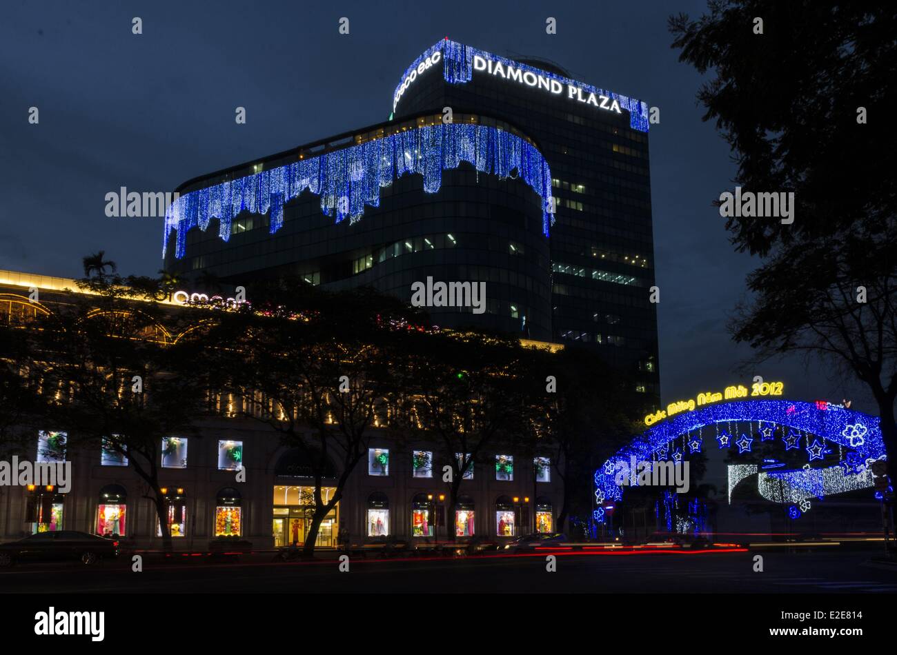 Vietnam, Ho Chi Minh Ville, illuminatings pour le Nouvel An sur Le Duan street Banque D'Images