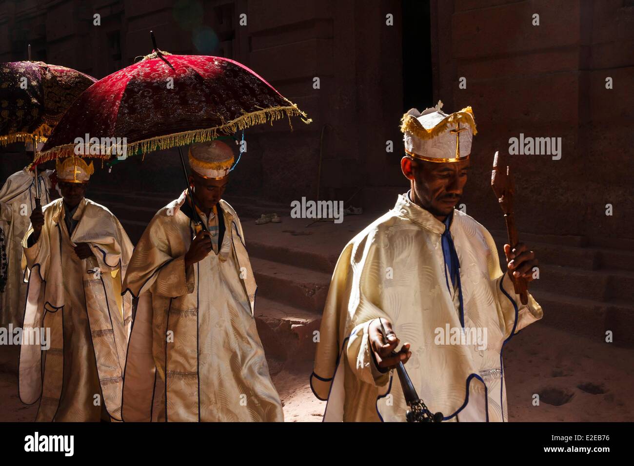 L'Éthiopie région Amhara Lalibela une cérémonie religieuse autour de l'église Bet Emanuel (le sud-est inscrit au cluster). Banque D'Images