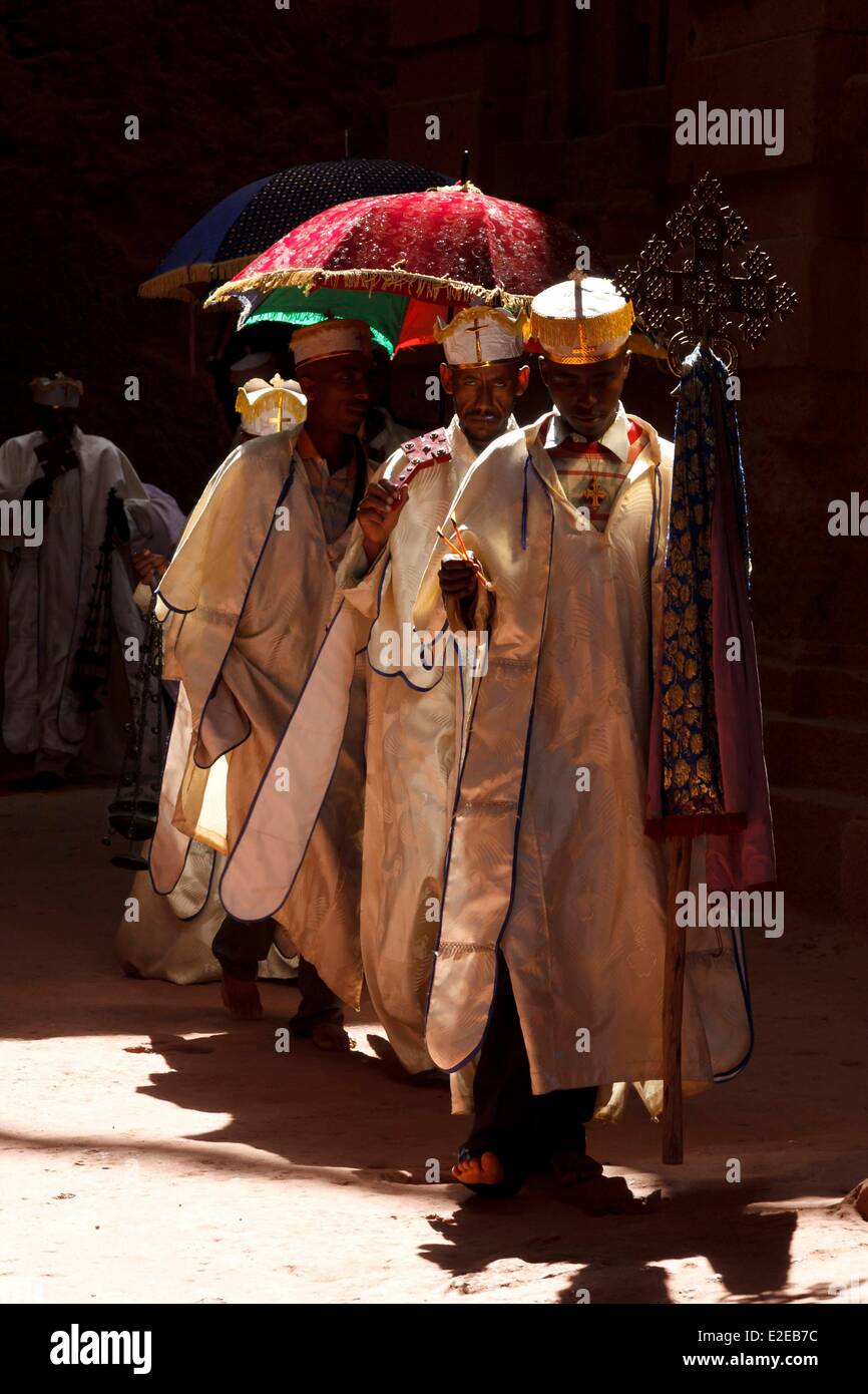 L'Éthiopie région Amhara Lalibela une cérémonie religieuse autour de l'église Bet Emanuel (le sud-est inscrit au cluster). Banque D'Images