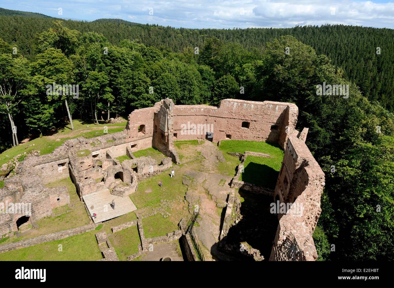 La France, Bas Rhin, Wangenbourg Engenthal, château du 13ème siècle, les  ruines Photo Stock - Alamy