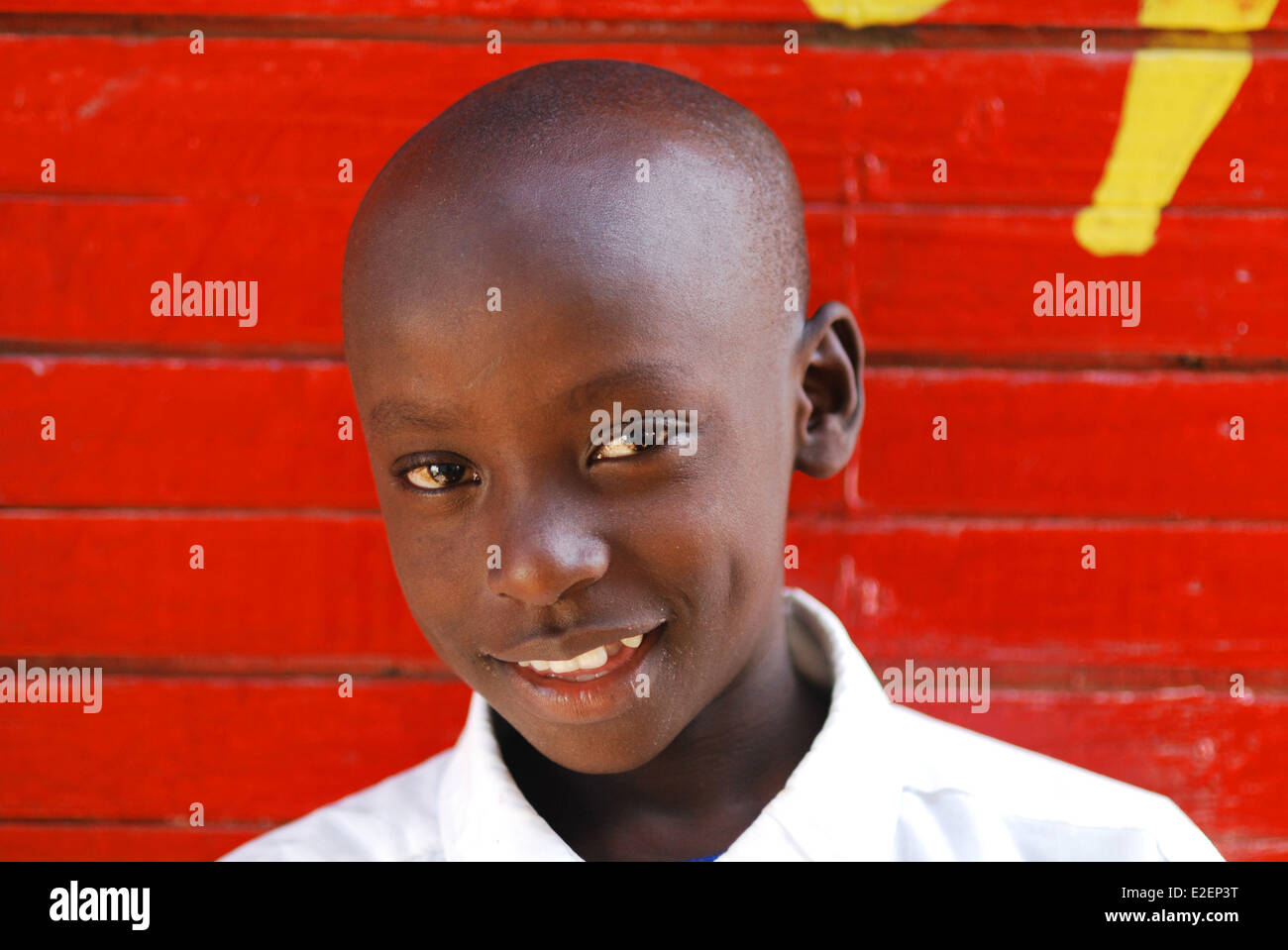 La région de Mwanza, Tanzanie, Mwanza, Tanzanie portrait of smiling boy Banque D'Images