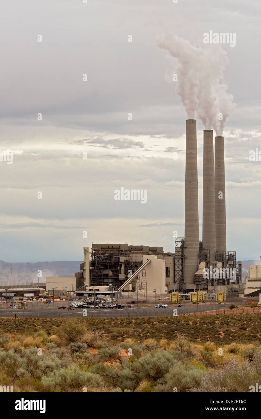 Page, Arizona - Le Navajo à charbon centrale électrique. Banque D'Images