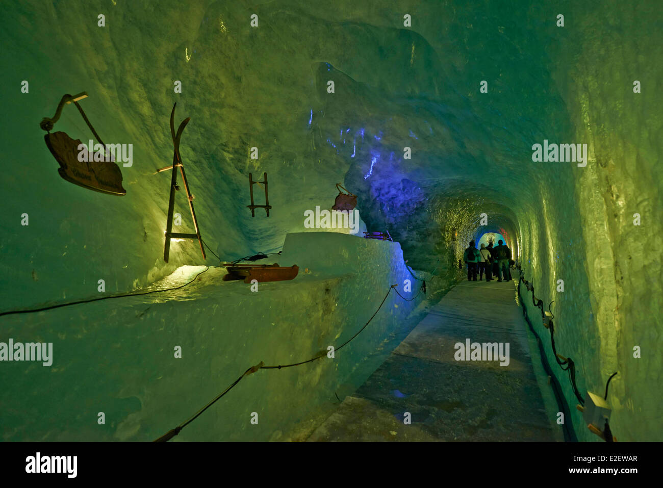 France, Haute Savoie, Chamonix Mont Blanc, la grotte de la Mer de Glace, train du Montenvers Banque D'Images