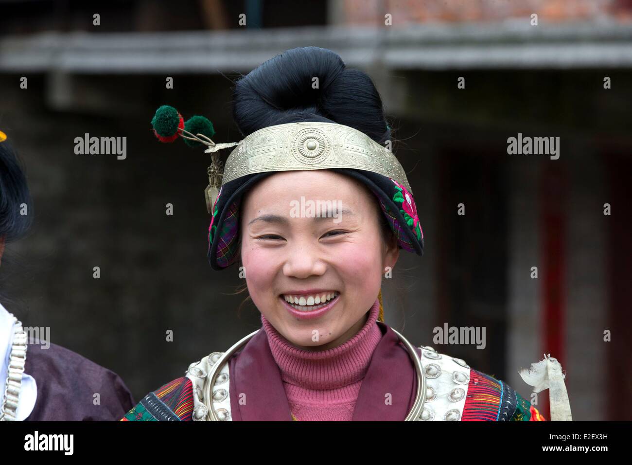 La Chine, la province du Guizhou, Qingman Miao vert, en vêtements traditionnels des minorités ethniques Banque D'Images