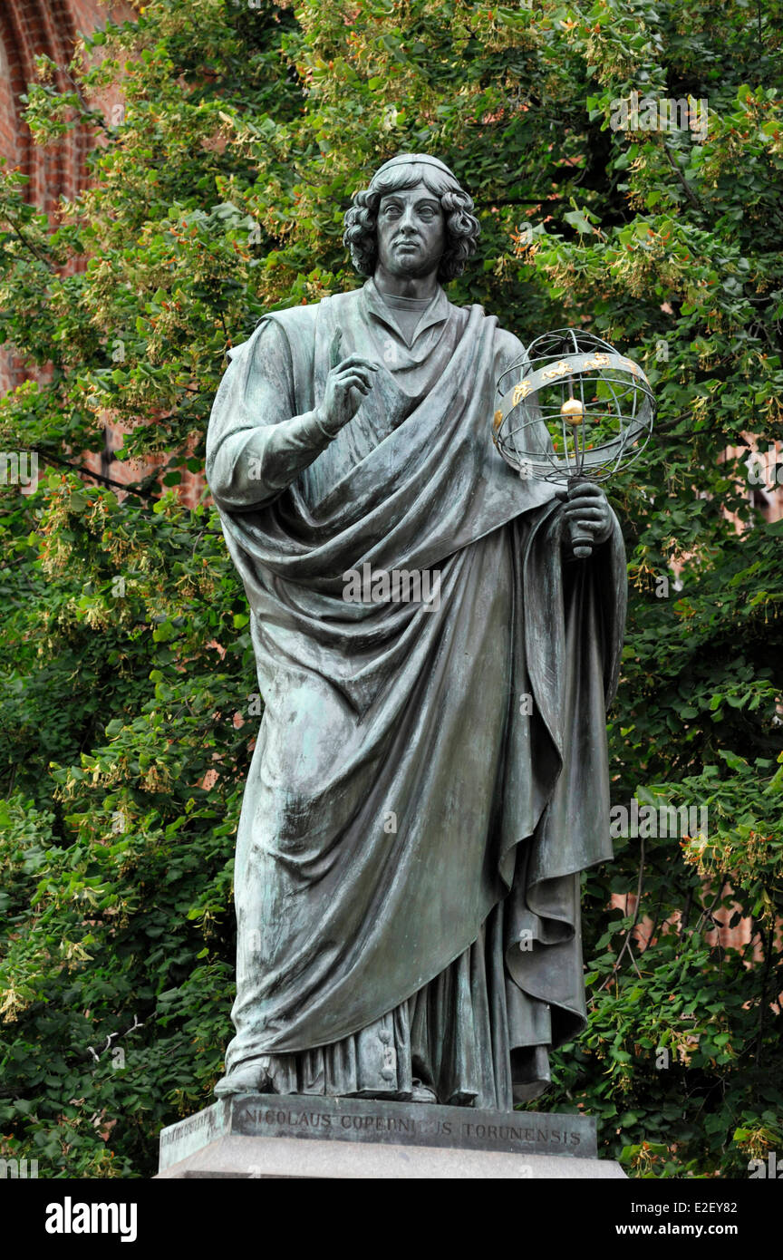La Pologne, Kuyavia Occidentale, Torun, statue d'astronome polonais Nicolas Copernic né à Torun Banque D'Images