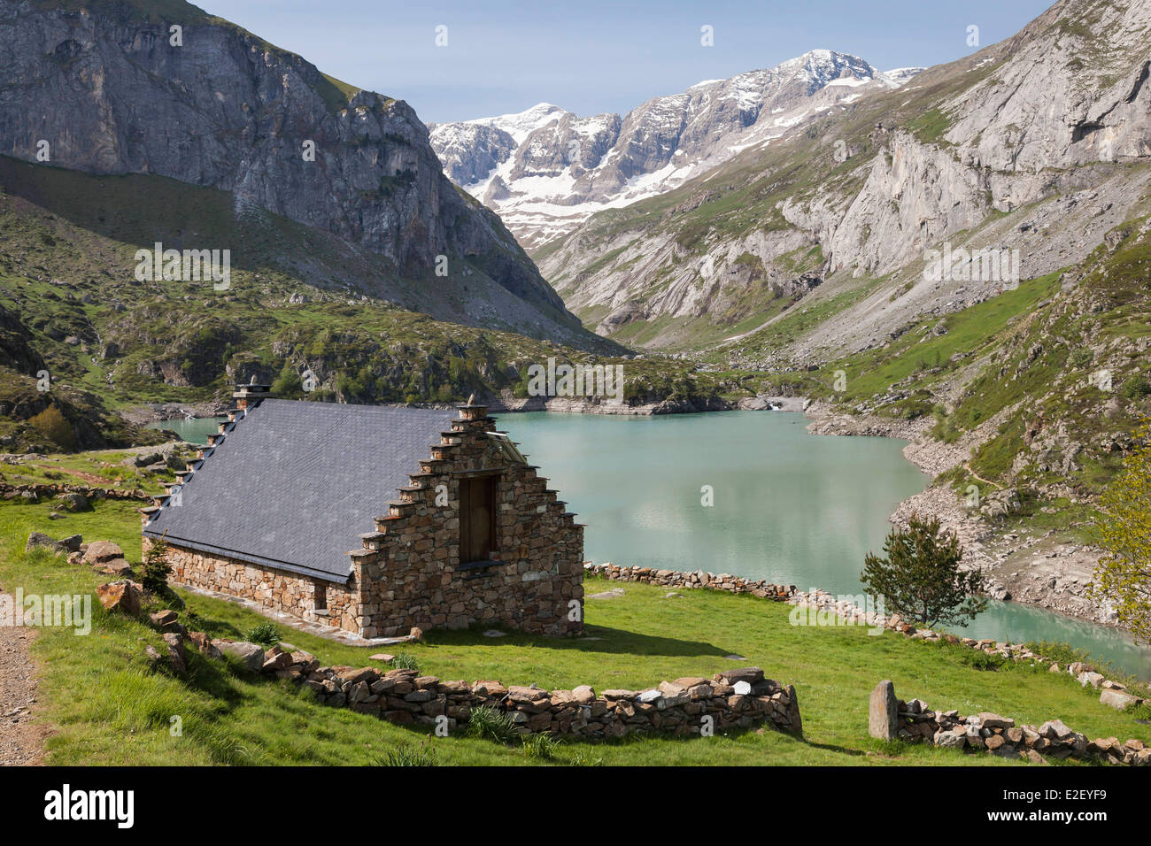 France, Hautes Pyrénées, Font-romeu, cirque d'Estaube, lac des Gloriettes,  Mont Perdu, classé au Patrimoine Mondial par l'UNESCO Photo Stock - Alamy