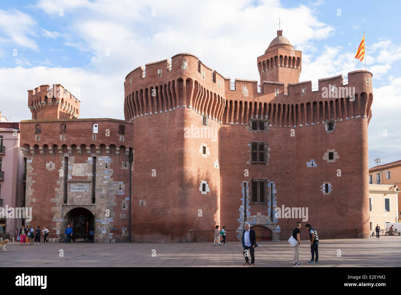 France, Pyrénées Orientales, Perpignan, le Castillet Banque D'Images France, Pyrénées Orientales, Perpignan, le Castillet Banque D'Images